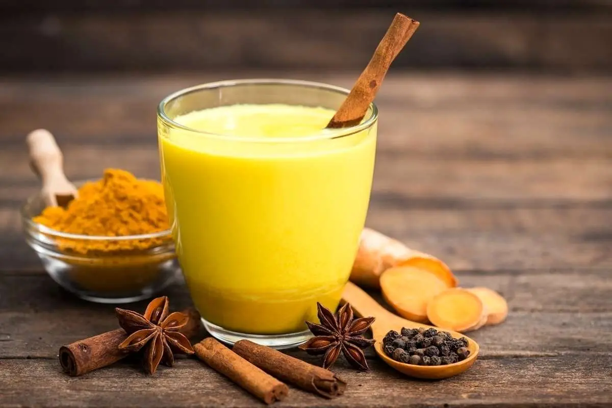 شیر زردچوبه رو توی این فصل حتما بخور! خیلی خاصیت داره!