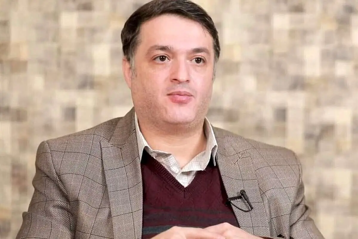 قوچانی: حملات تندروها و صداوسیما به نفع روحانی است
