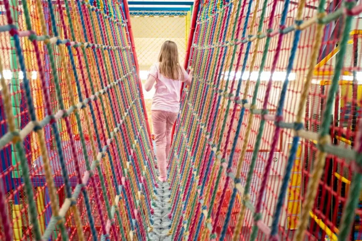 وقتی فرزندتان نمی تواند دوست پیدا کند چگونه به او کمک کنید؟