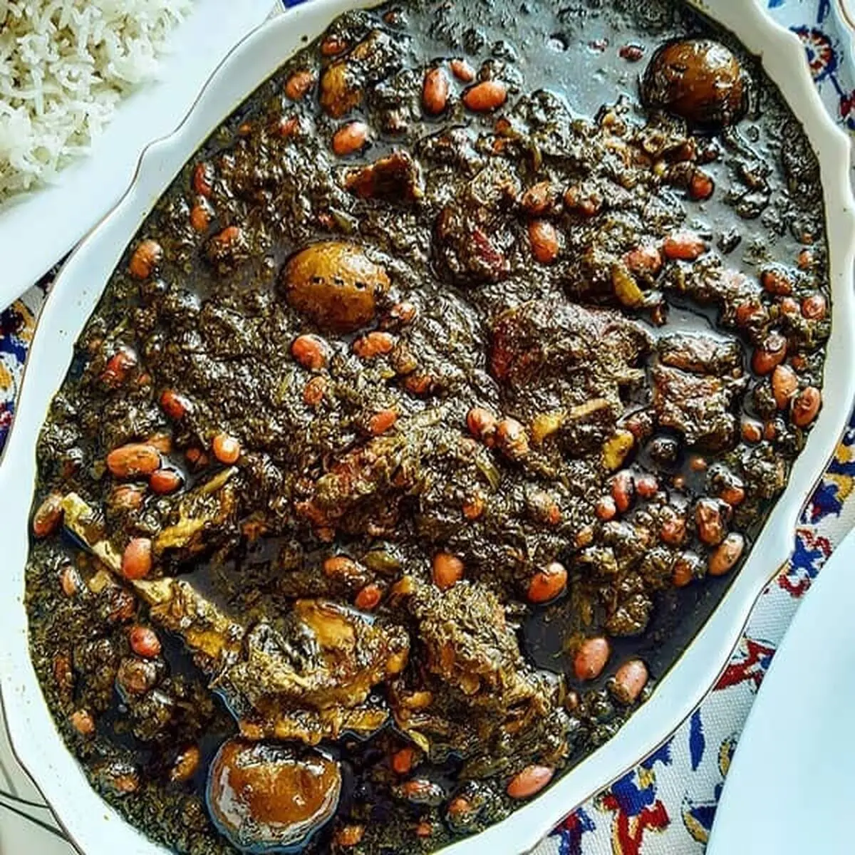 طرز تهیه خورش لوبیا چشم بلبلی؛ یک غذای سنتی از استان بوشهر 