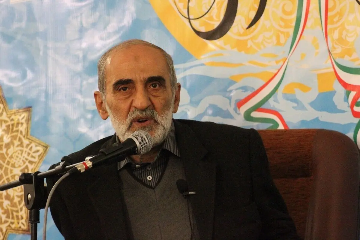 حسین شریعتمداری: زنان و دختران به حال خود رها شده‌اند
