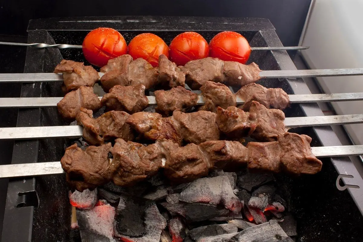 چه گوشتی برای کباب چنجه مناسب است؟