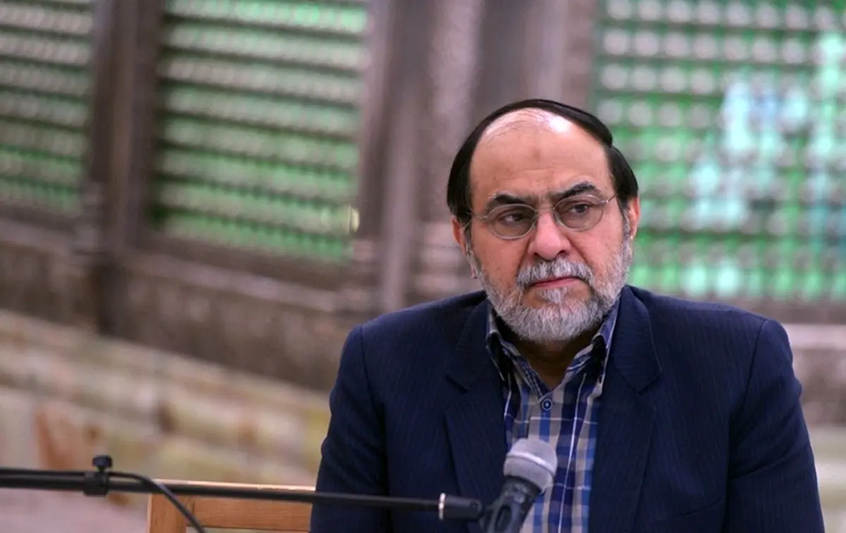 رحیم‌پور ازغدی: عده‌ای بعد از انقلاب زلیخا شدند، ولی در قضایای اخیر لباسشان را هم درآوردند
