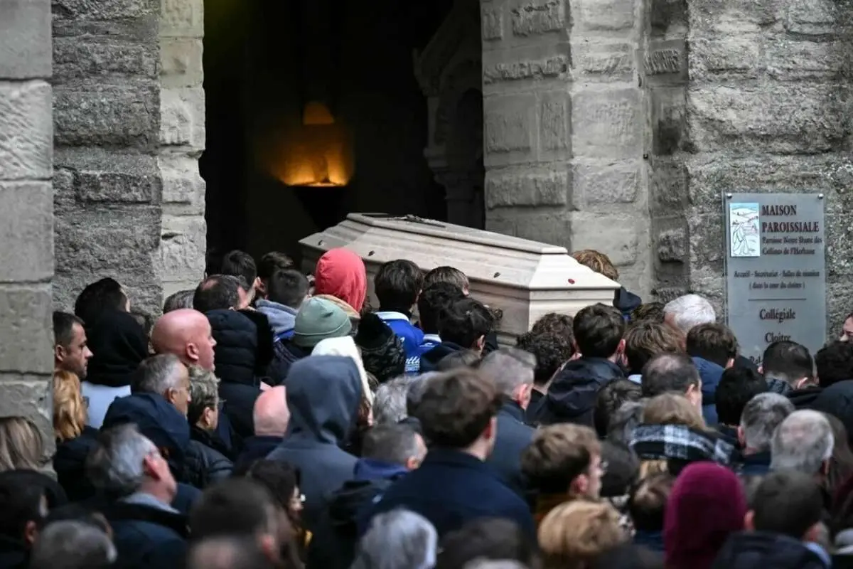 وقتی پیش بینی‌های نظامیان بازنشسته فرانسوی درباره فرانسه در حال تعبیر است