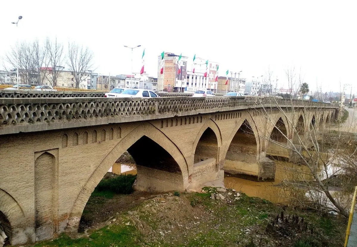 (ویدئو) «توهمِ گنج‌یابی» تیر خلاص را به پل ۳۰۰ ساله بابل زد
