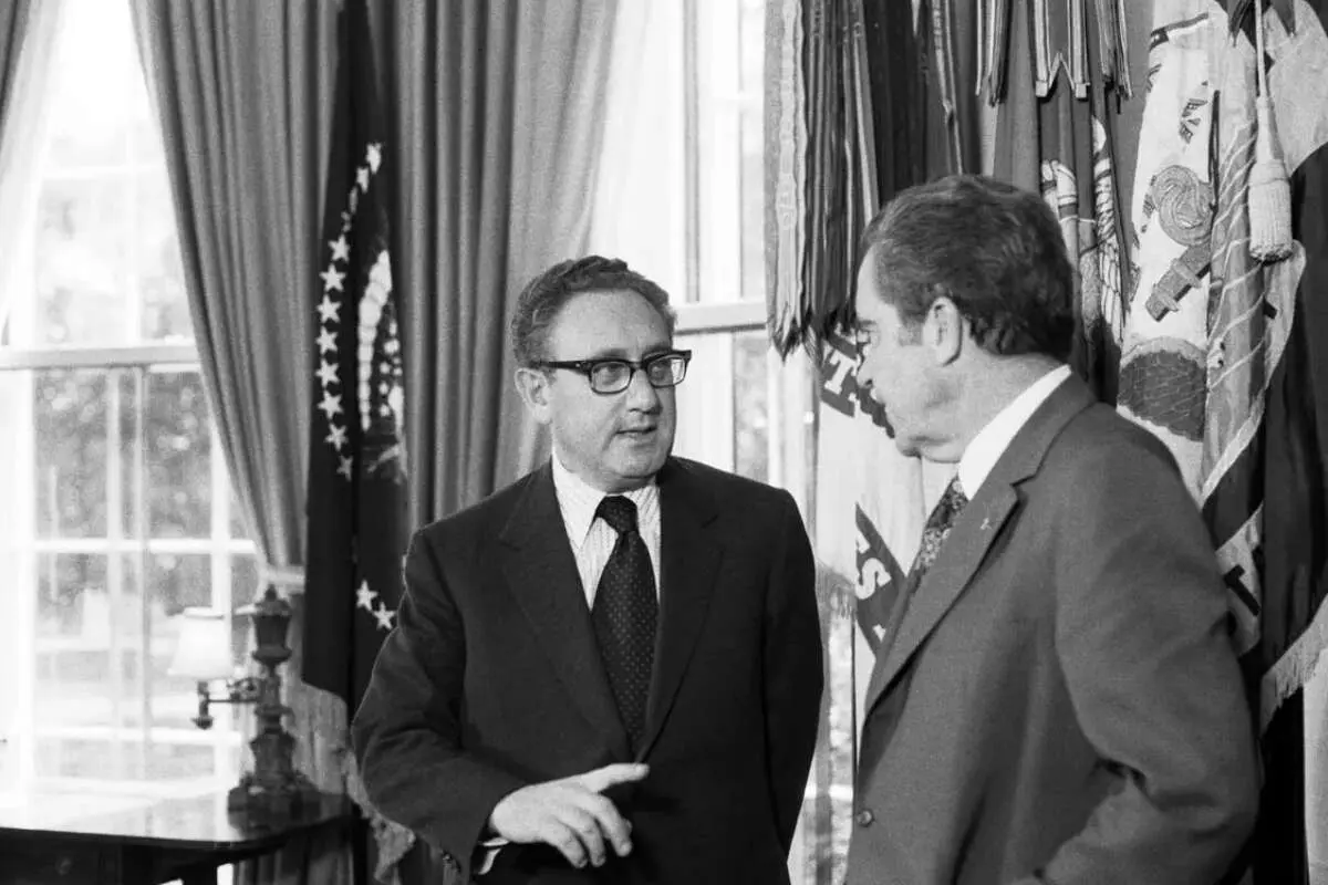 تضادهای هنری کیسینجر؛ چگونه بینش استراتژیک و نزدیک بینی اخلاقی بزرگترین دولتمرد آمریکا را شکل داد؟