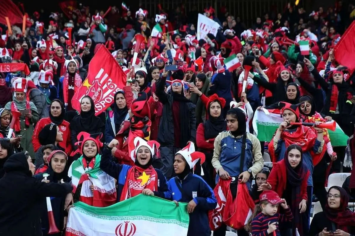 زنان هم تماشاگر دربی میشوند