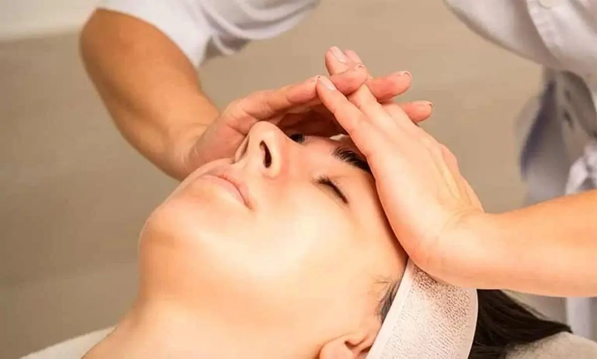 ۴ مورد مهم از معایب ماساژ صورت که باید بدانید!