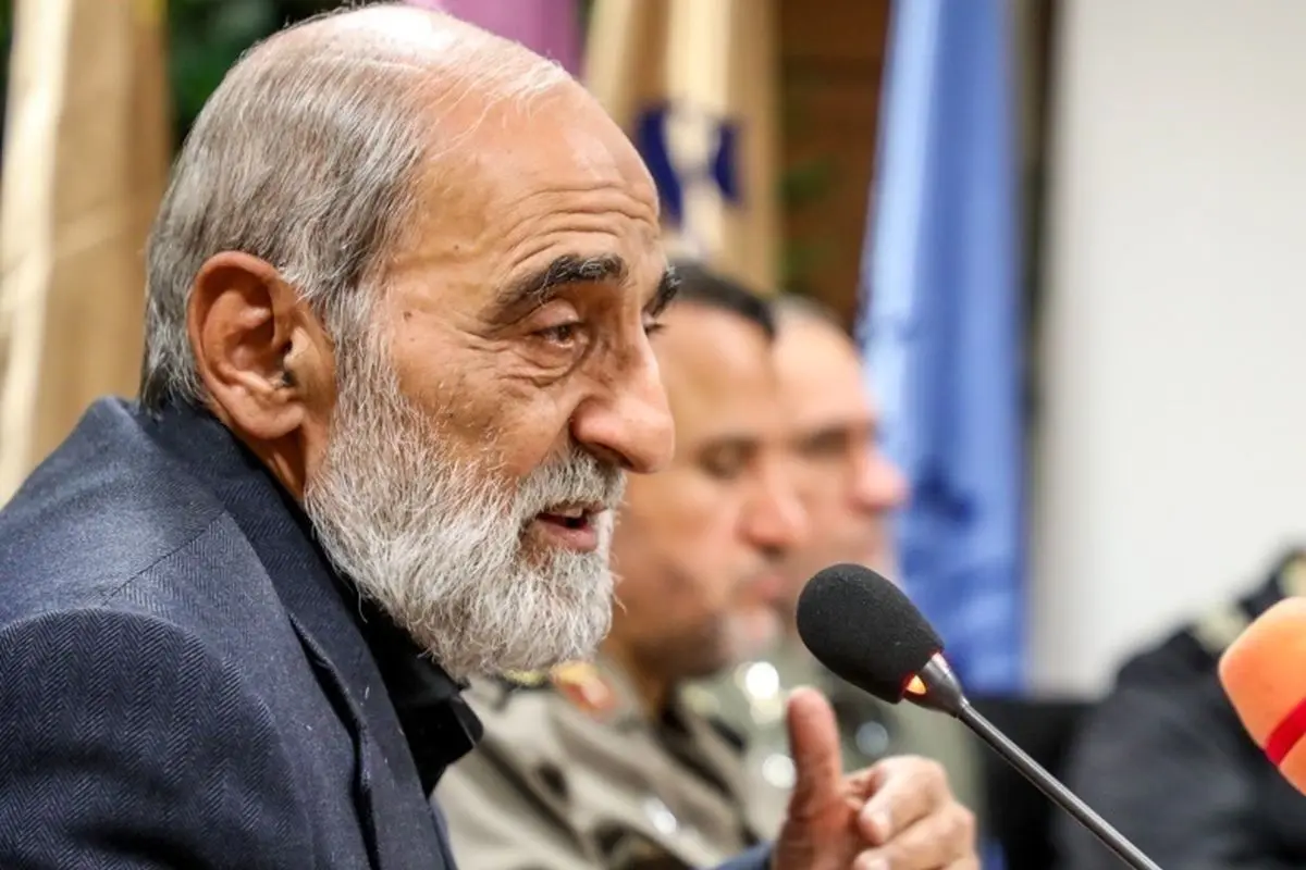 حسین شریعتمداری: نفوذی‌ها چهره خودی و شناسنامه غیرخودی دارند