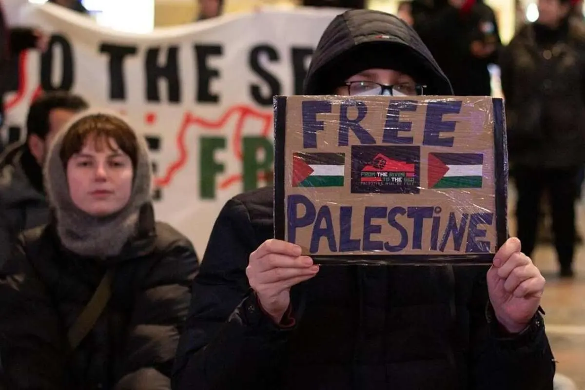 (تصاویر) تحصن حمایت از فلسطین در ایستگاه قطار روتردام