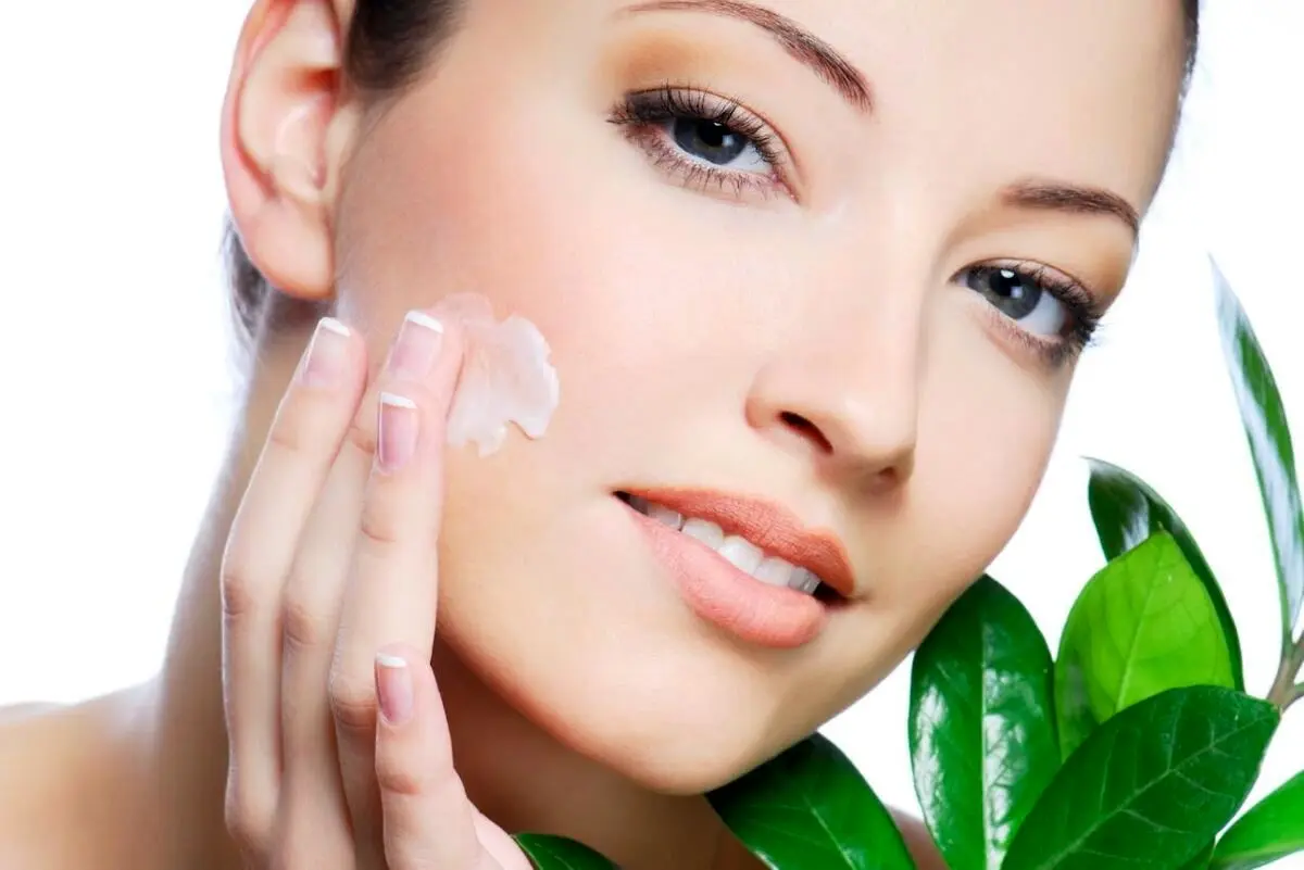 بهترین روش‌های پاکسازی پوست در خانه