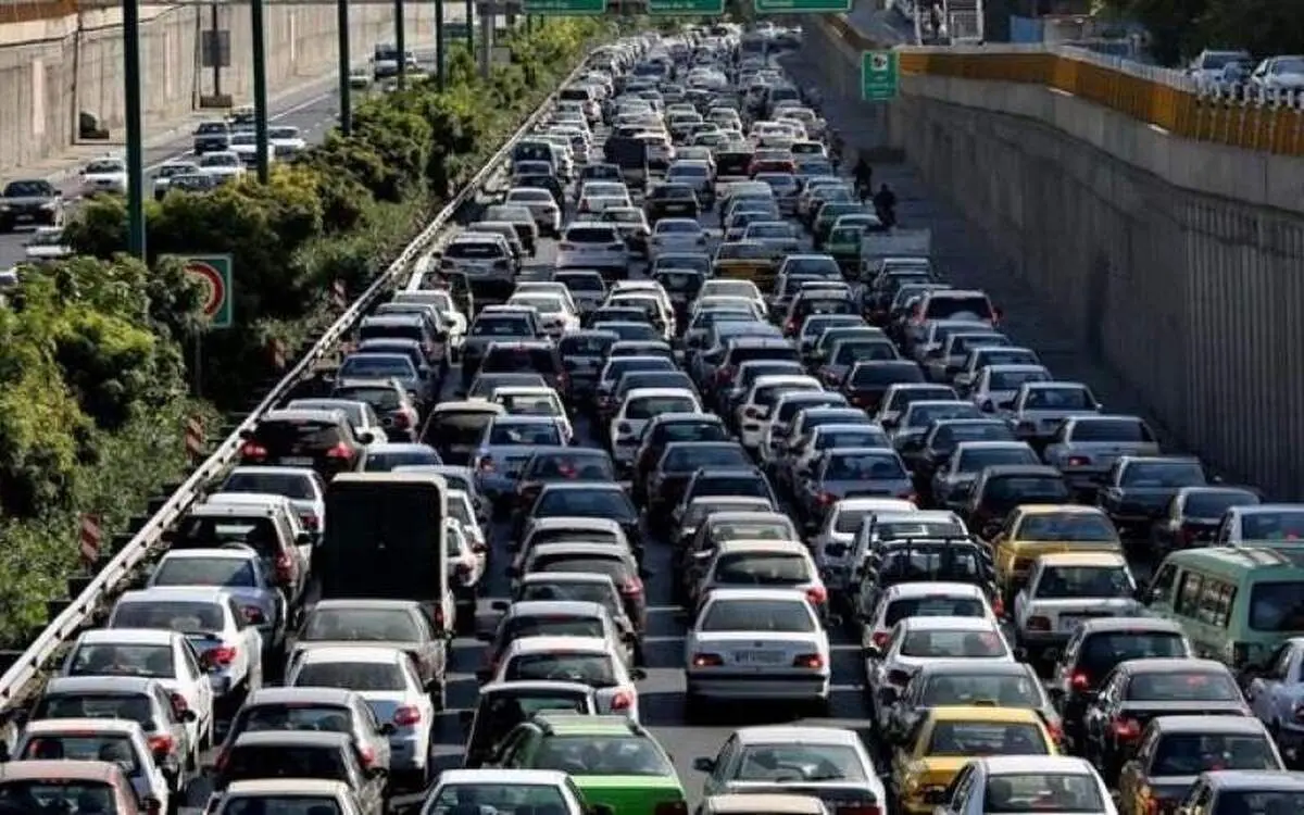 وضعیت ترافیک بزرگراه‌های تهران در اولین روز هفته؛ پر تردد و سنگین