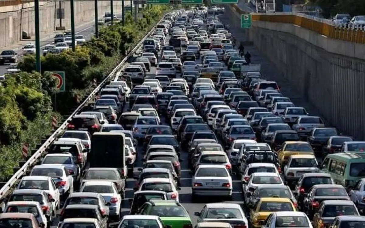 وضعیت ترافیک بزرگراه‌های تهران در اولین روز هفته؛ پر تردد و سنگین