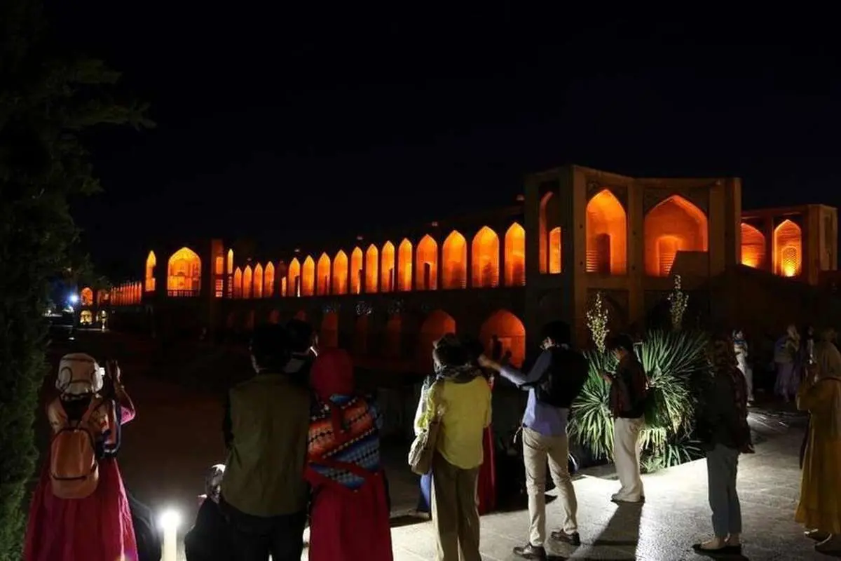 (تصاویر) گزارش رسانه خارجی از پل خواجو؛ اینجا حس بی‌نهایتی را تجربه کنید
