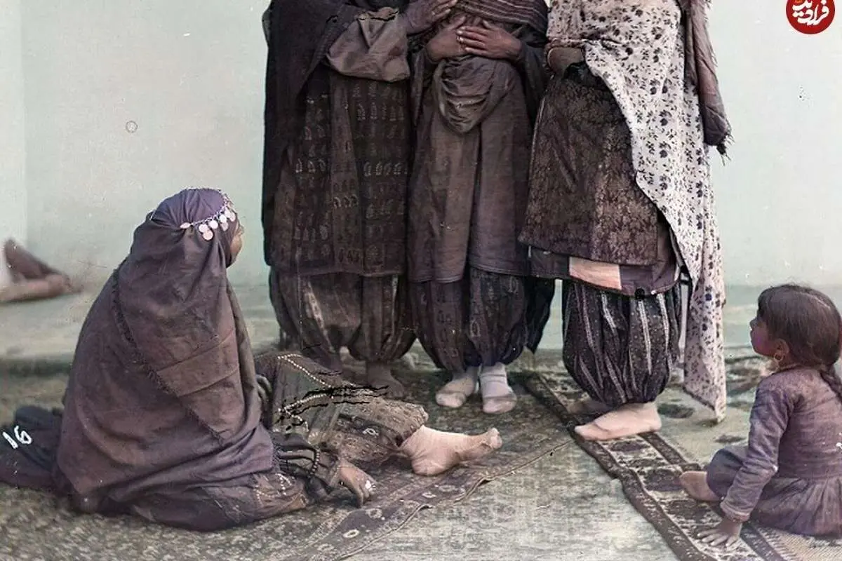 (تصاویر) سفر به عصر قاجار؛ از عکس دستهجمعی تریاکیها تا آرایش عروس نوجوان