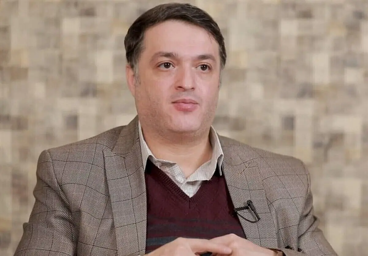 (ویدئو) کنایه محمد قوچانی روی آنتن زنده به عکس یادگاری تتلو با رئیسی
