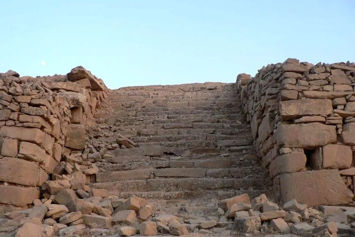 تخریب گورستان تاریخی معبد بردنشانده