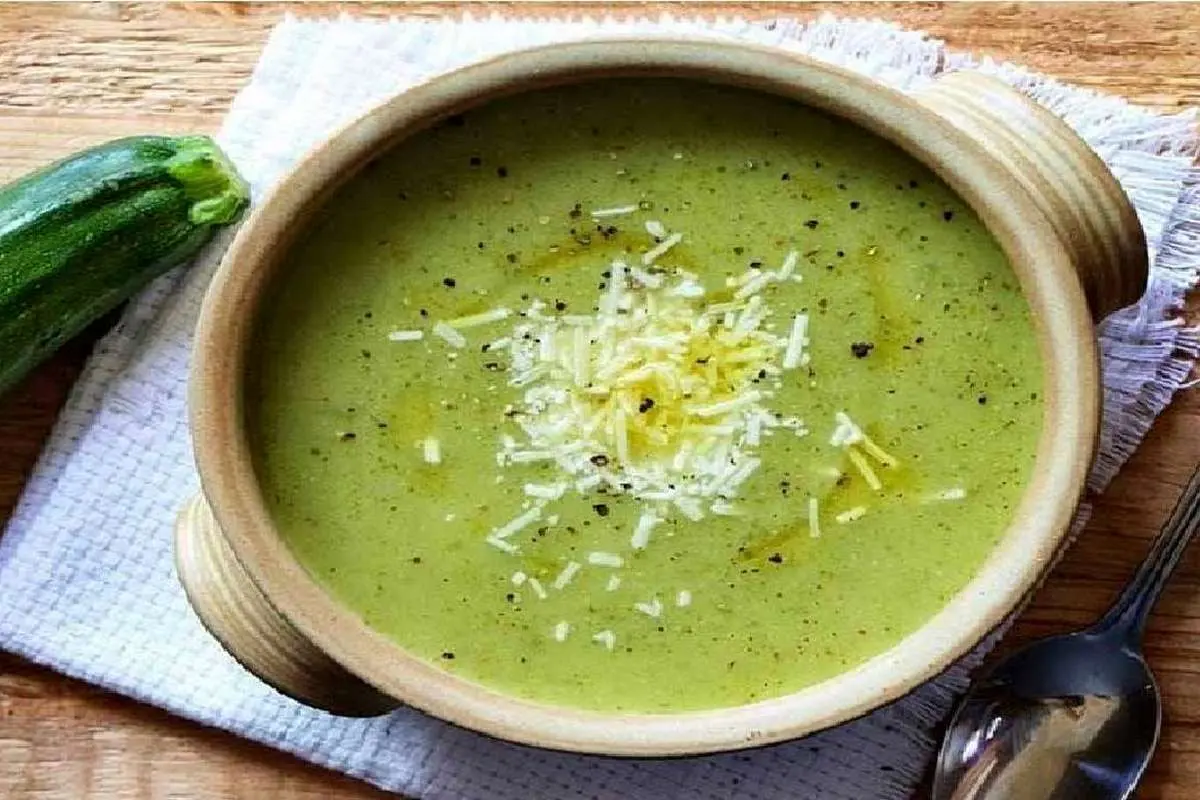طرز تهیه سوپ کدو سبز و ریحان؛ سوپ سبز پاییزی