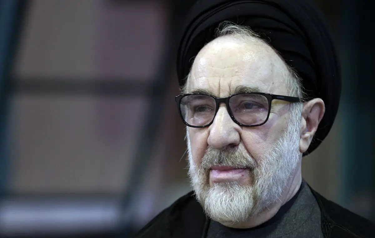 حمله کیهان به خاتمی: بی‌اراده و بی شخصیت است/ چرا تصویری جعلی از ملت ایران می‌تراشد؟