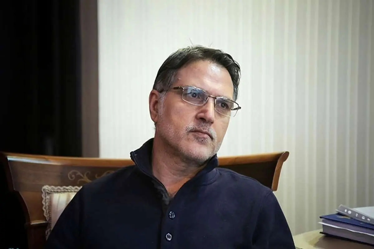 محمدرضا تاجیک: مسئولان؛ کتاب بخوانید و آنچه را زیر پوست شهر میگذرد ببینید