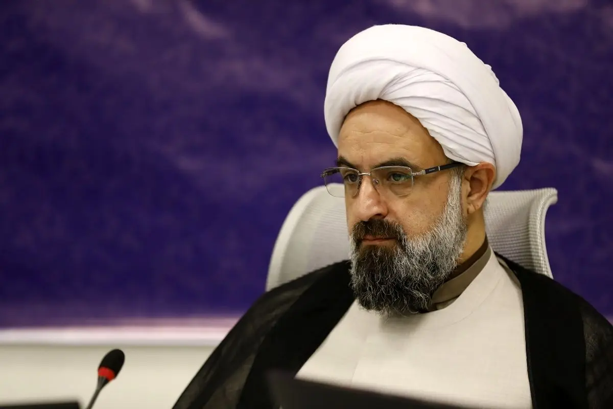 دبیر ستاد امر به معروف: پوشش لباس بیماران در جامعه ما در شأن زن مسلمان نیست