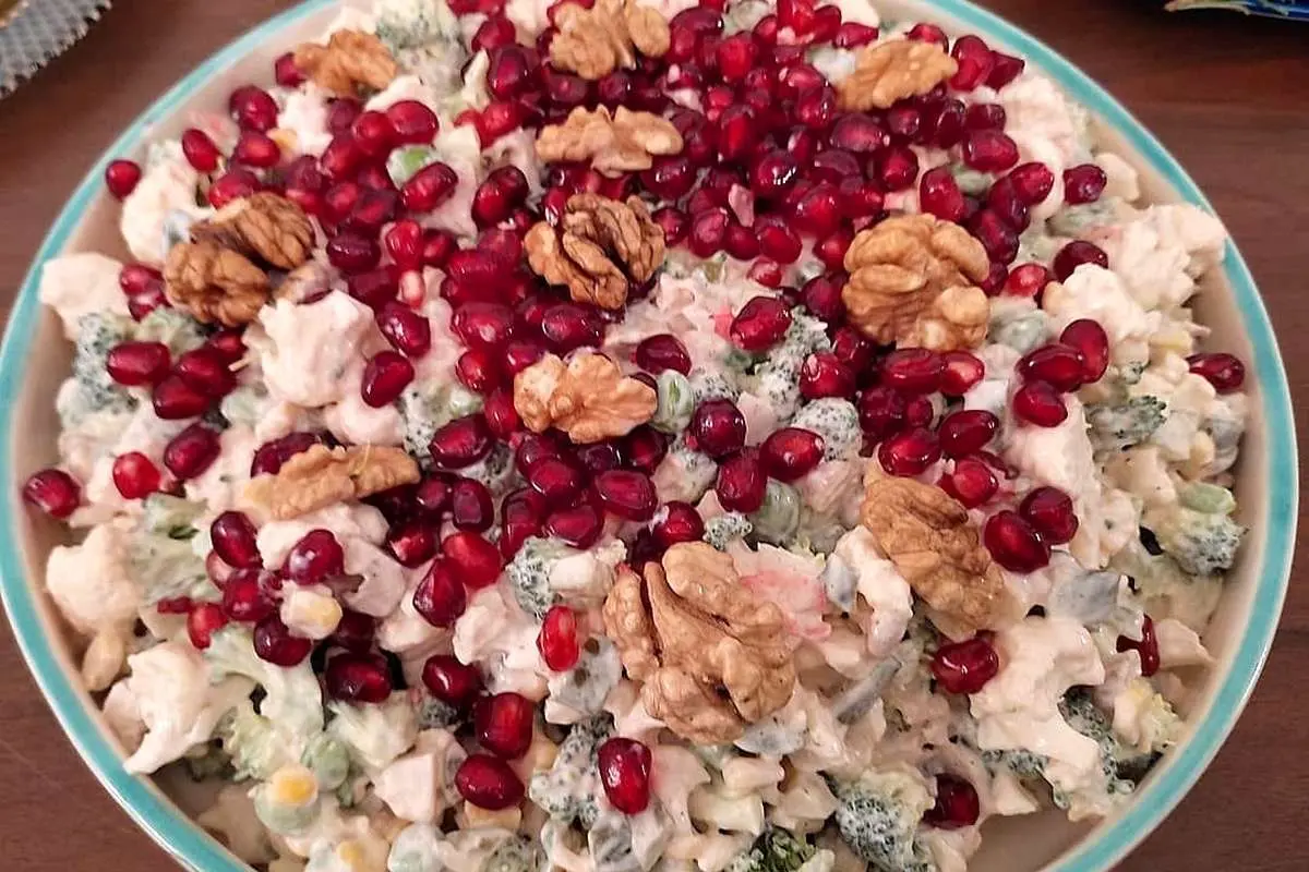 یک سالاد خوشمزه و مهیج برای شب یلدا