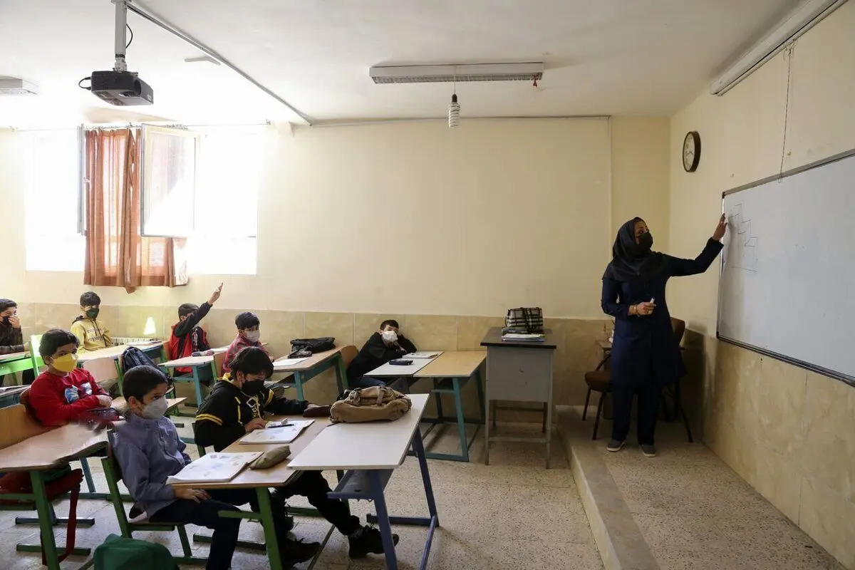 حداقل سن معلم شدن تایید شد