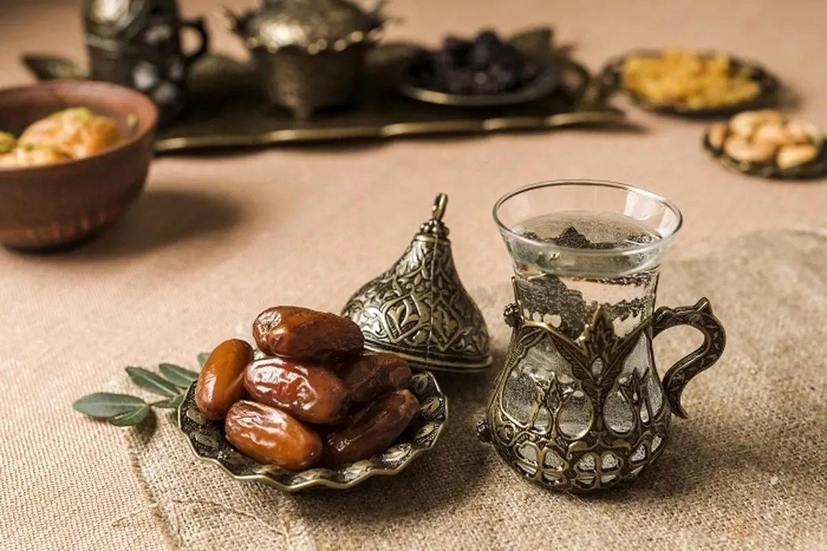 خواص جالب خرمای عجوه؛ خرمایی که در عربستان می‌خورند! + قیمت انواع خرما