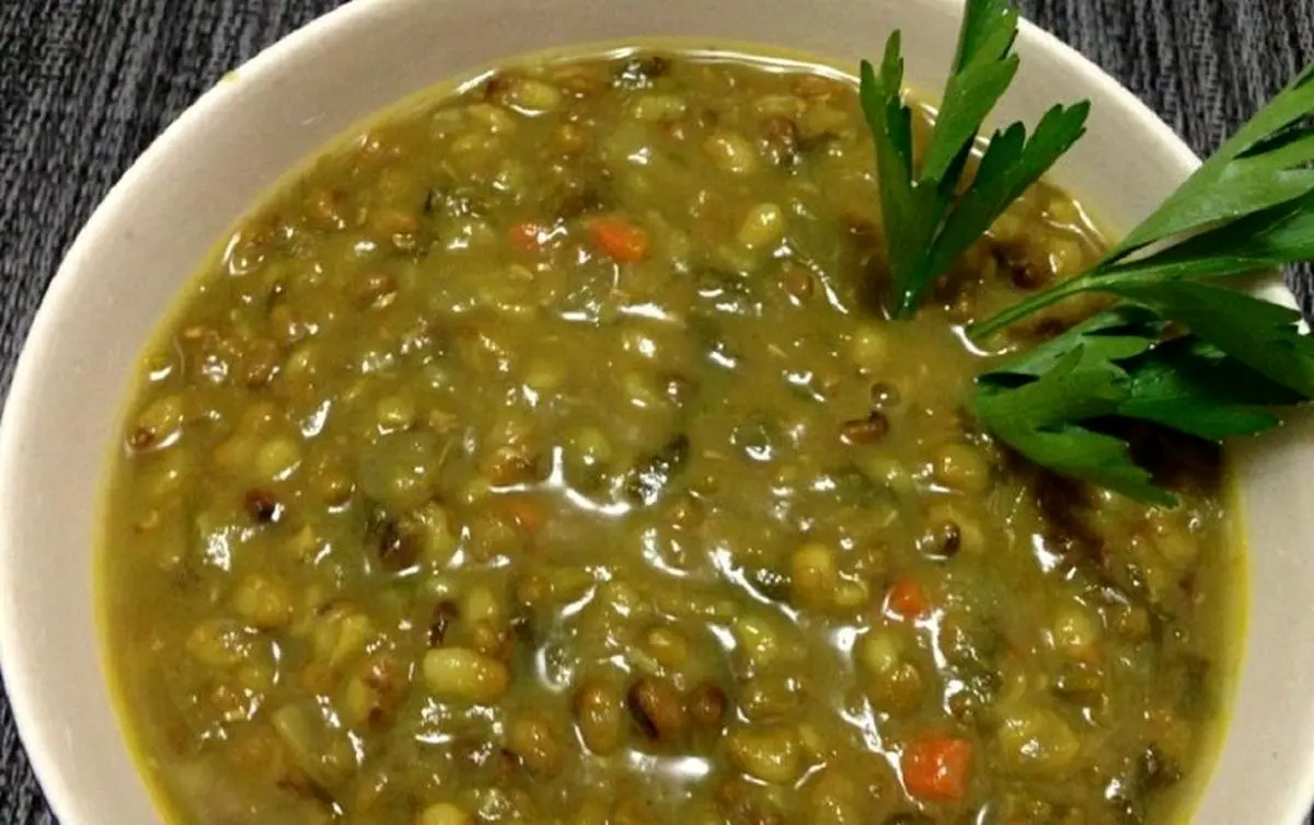طرز تهیه آش اوماج (عوماج) اصفهان؛ مخصوص سرماخوردگی