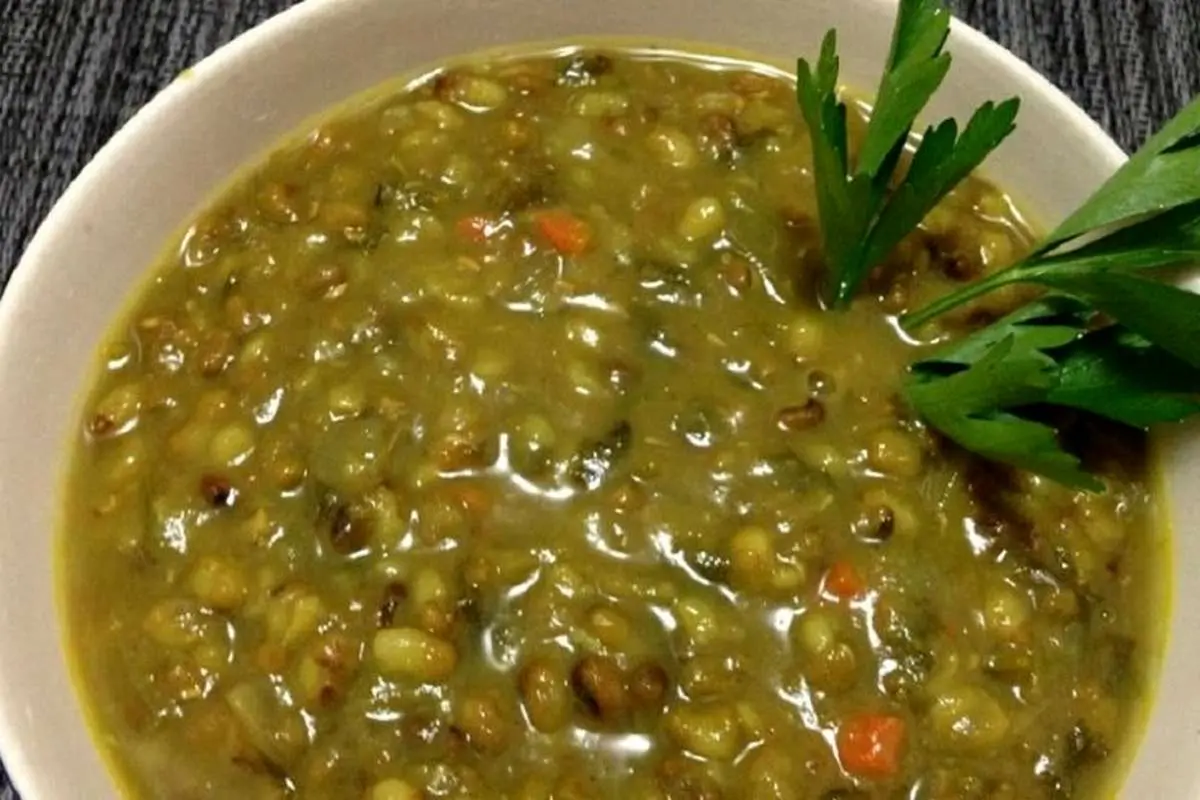 طرز تهیه آش اوماج (عوماج) اصفهان؛ مخصوص سرماخوردگی
