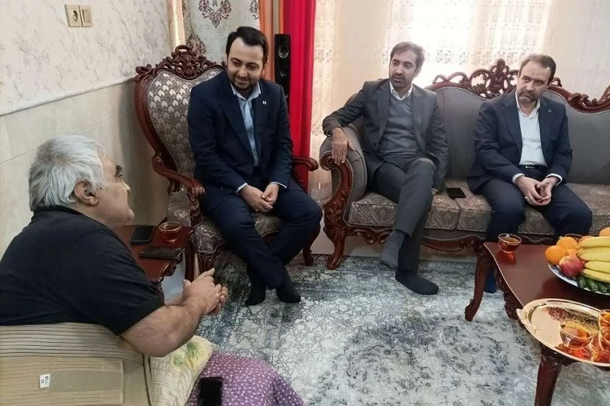 عیادت از کارمند پیشکسوت و جانباز بانک صادرات ایران در قم