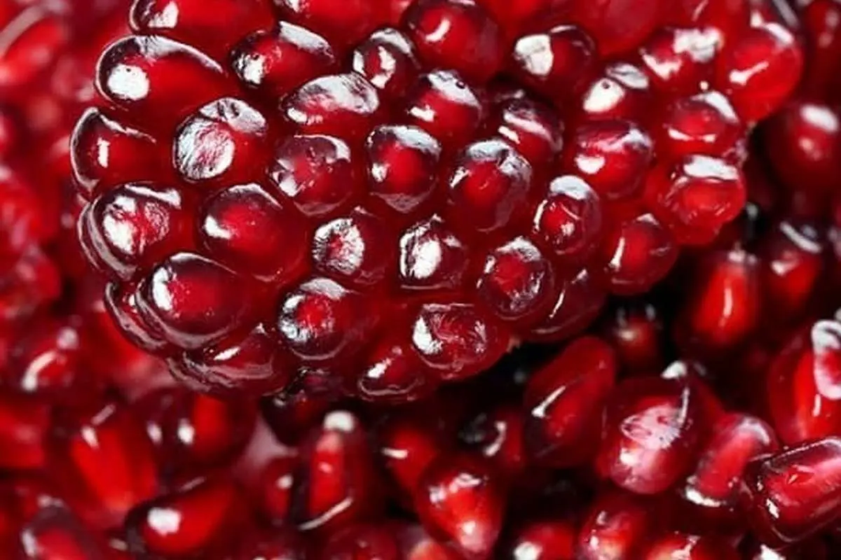 (ویدئو) یک روش ساده و سریع برای برش زدن انار در شب یلدا