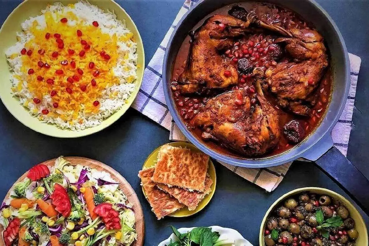 طرز تهیه مرغ ناردونی یا خورش ناردون شمالی برای شام شب یلدا