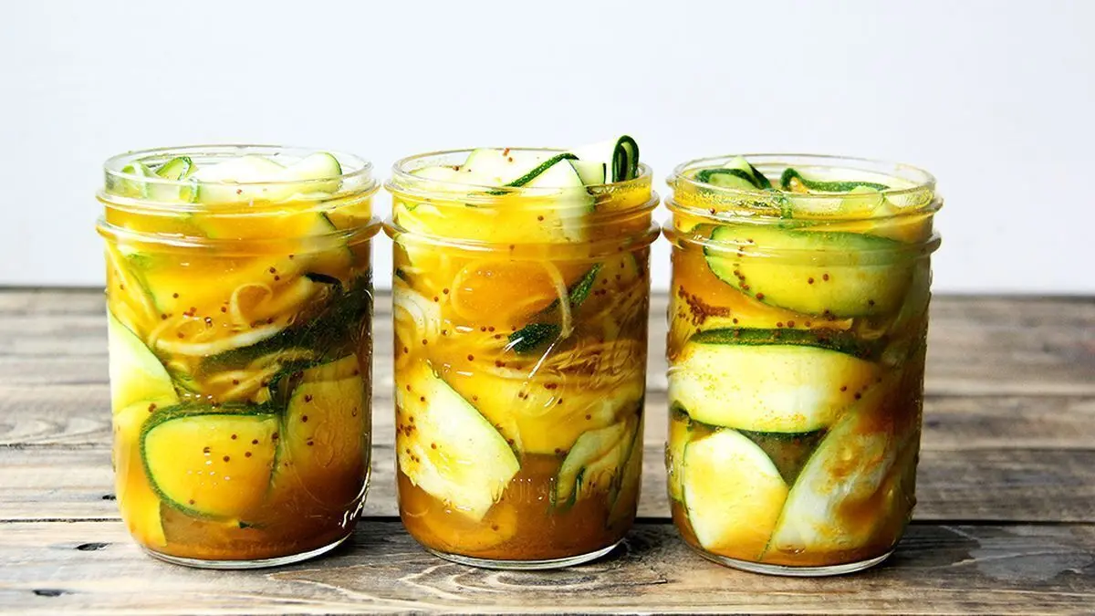 طرز تهیه ترشی کدو سبز به روش خانگی؛ ساده و خوشمزه