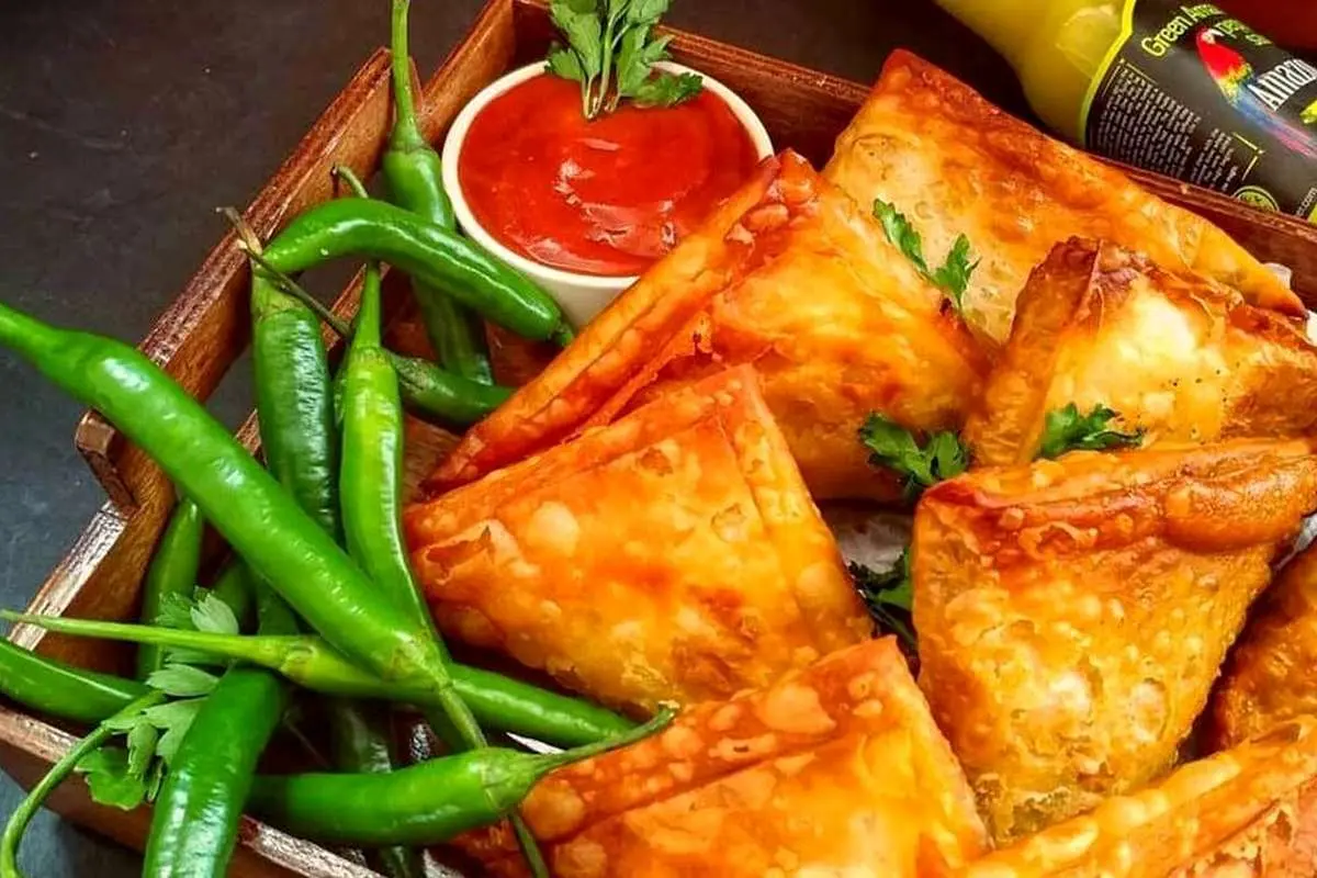 طرز تهیه سمبوسه با گوشت چرخ کرده به سبک بازاری
