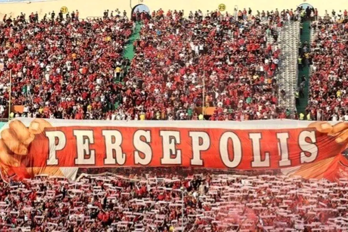 (ویدیو) هجوم هواداران پرسپولیس به سمت ورودیها