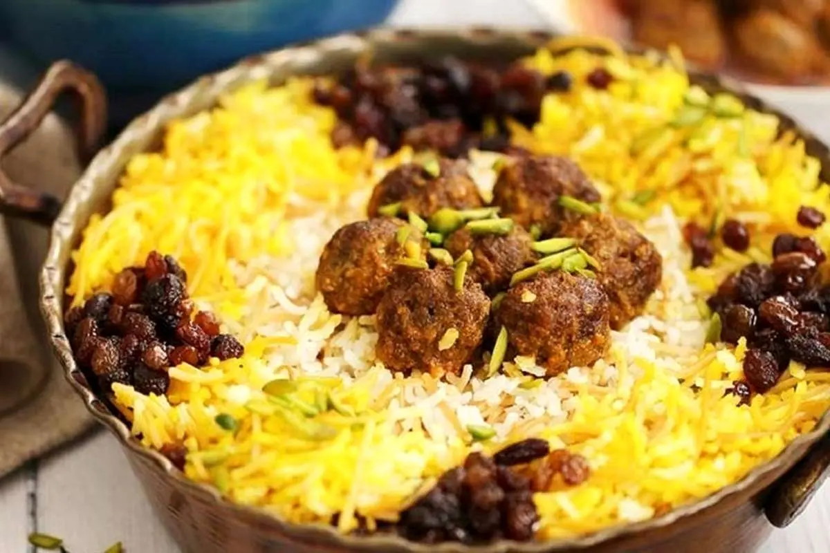 دو طرز تهیه رشته پلو بدون گوشت و مرغ به روش مجلسی