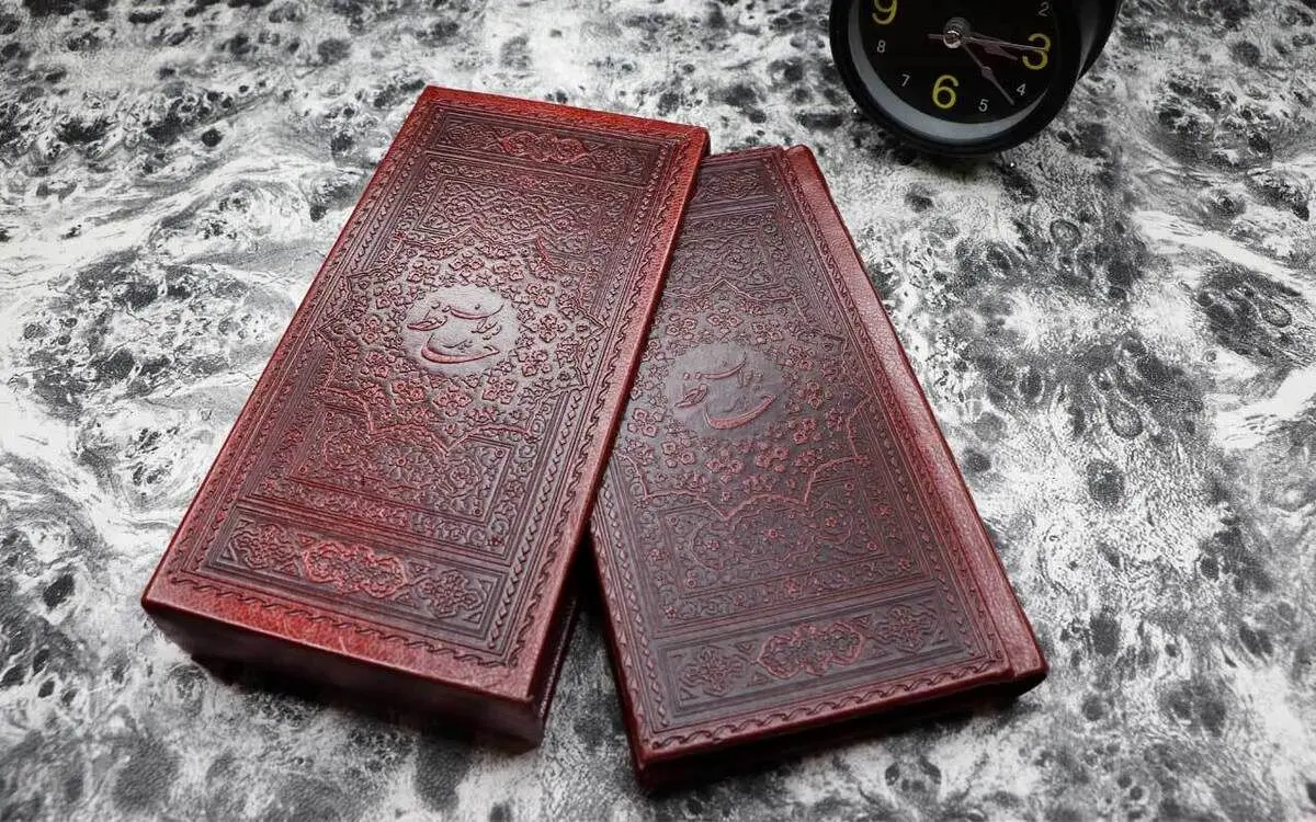 تفال به حافظ امروز جمعه ۲۴ آذرماه ۱۴۰۲؛ شاه‌نشین چشم من تکیه‌گه خیال توست
