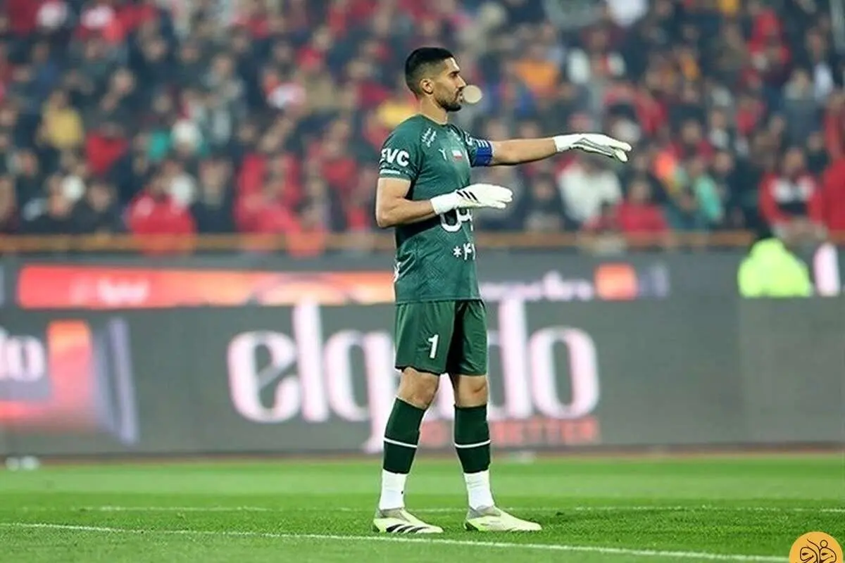 سیدحسین حسینی: پرسپولیسیها از ۱۱ هفته در ۴ بازی با داوری بردهاند