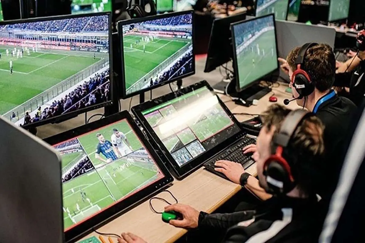 افشاریان: تا زمان شروع دربی برای استفاده از VAR دلهره داشتم/ تا دیروز پرسپولیسی بودم و حالا استقلالی شدم!