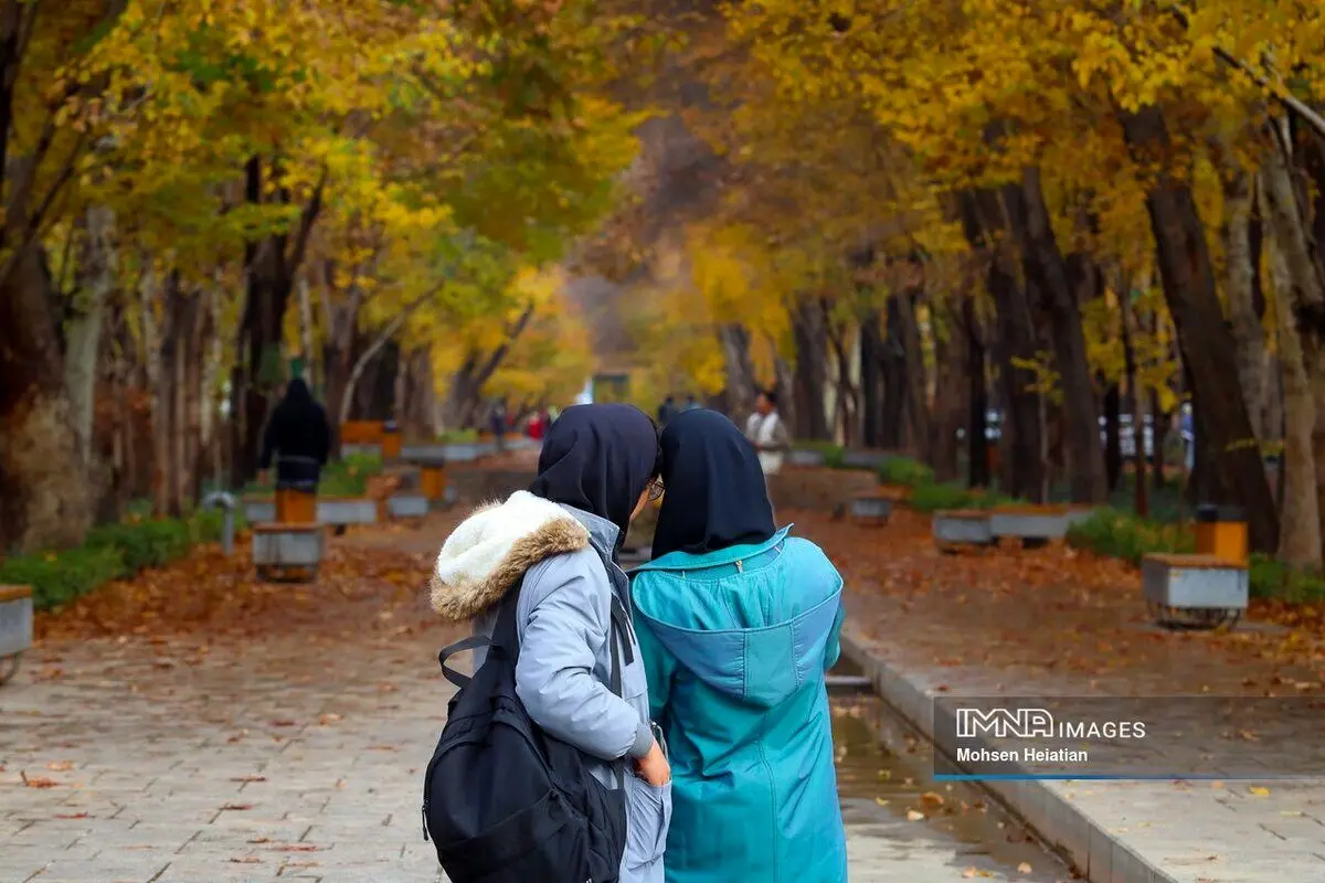 (تصاویر) پاییز در قاب چهارباغ اصفهان