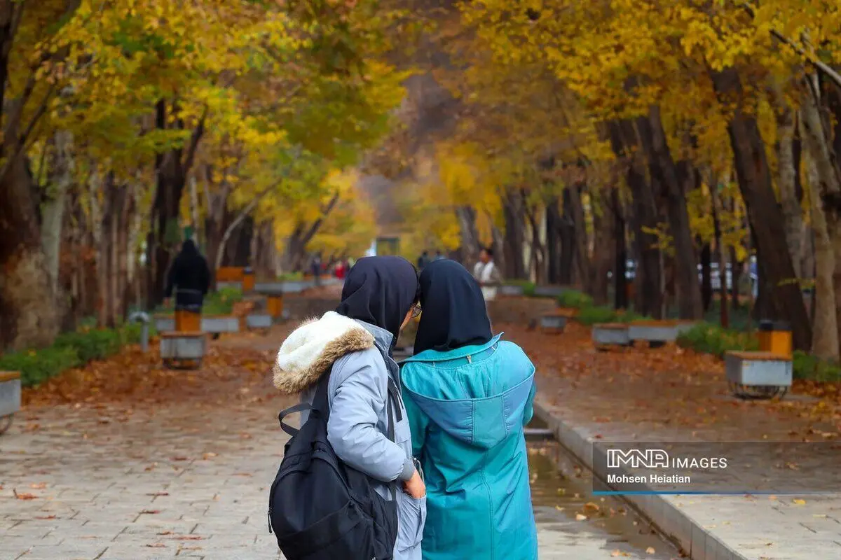 (تصاویر) پاییز در قاب چهارباغ اصفهان