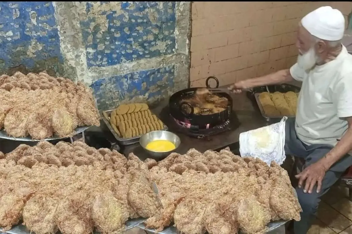 (ویدئو) طبخ شامی کباب توسط آشپز مسن پاکستانی