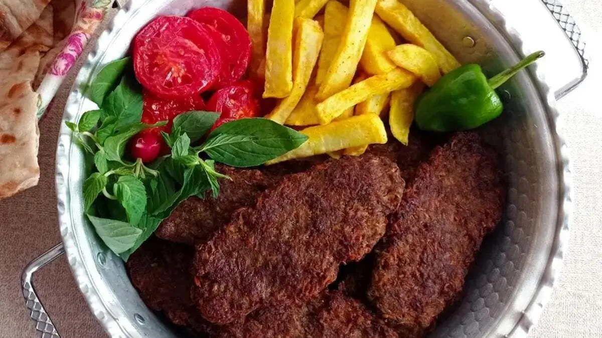 طرز تهیه شامی کباب بدون سیب زمینی فوری با سس مخصوص