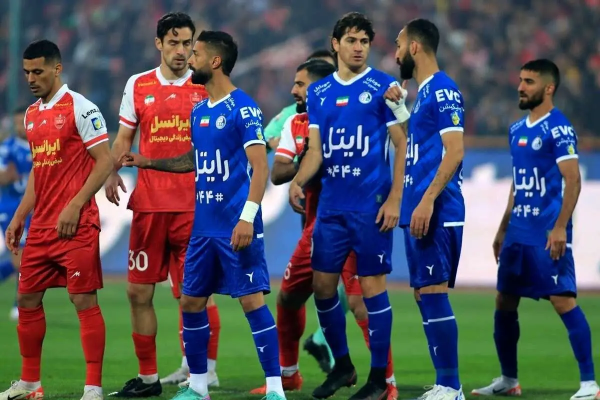 (عکس) وقتی کاپیتان استقلال داور VAR شد!