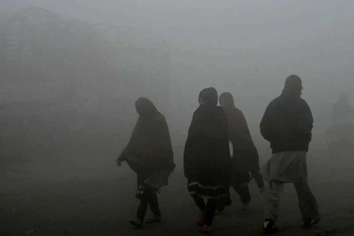(ویدئو) پاکستان برای مبارزه با آلودگی هوا از بارورسازی ابرها استفاده کرد