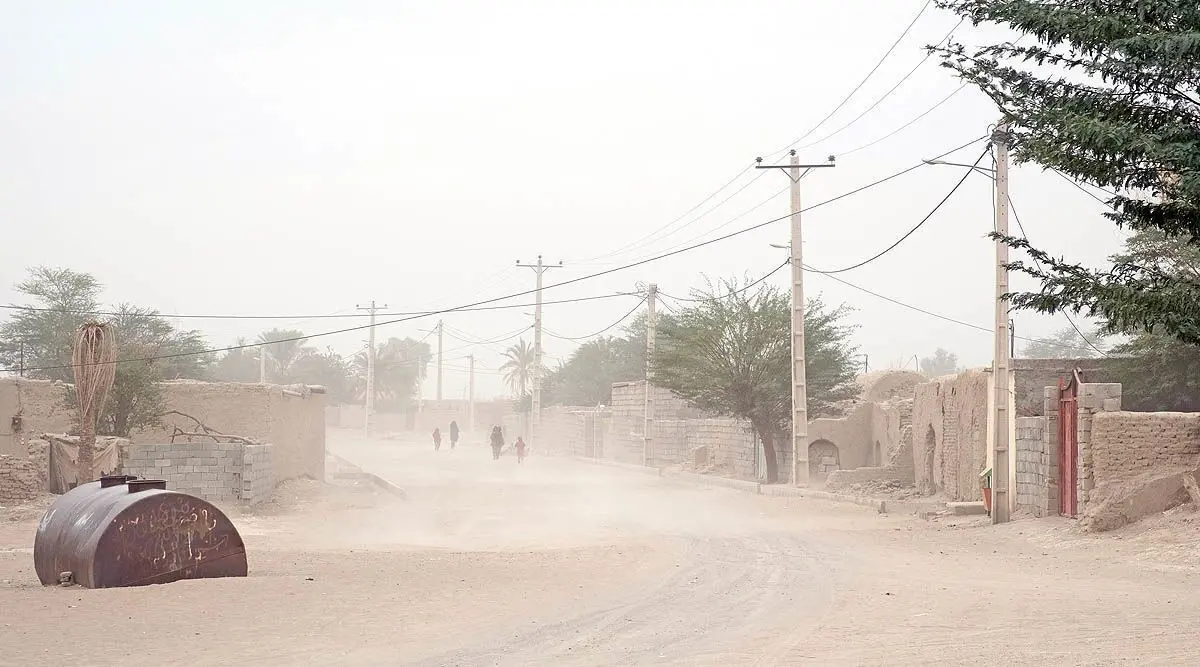بمپور را باد با خود می‌برد
