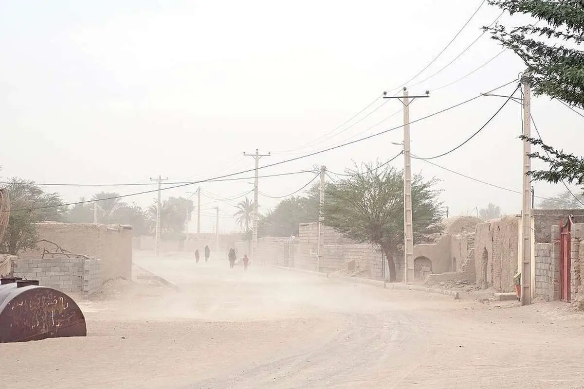 بمپور را باد با خود می‌برد