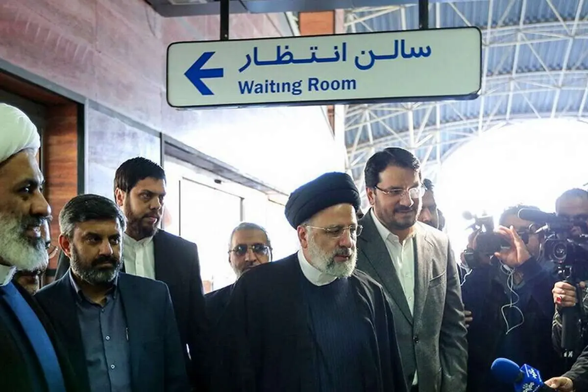 روزنامه دولت: برخی درباره سفرهای استانی، دست به تحریف خبر میزنند