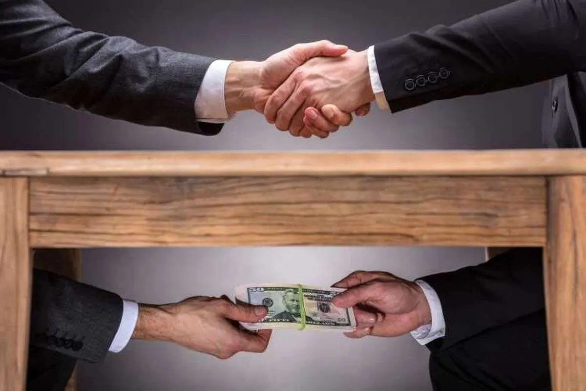 اختلاسگران چه میکنند که دولت متوجه خلاف آنها نمیشود؟